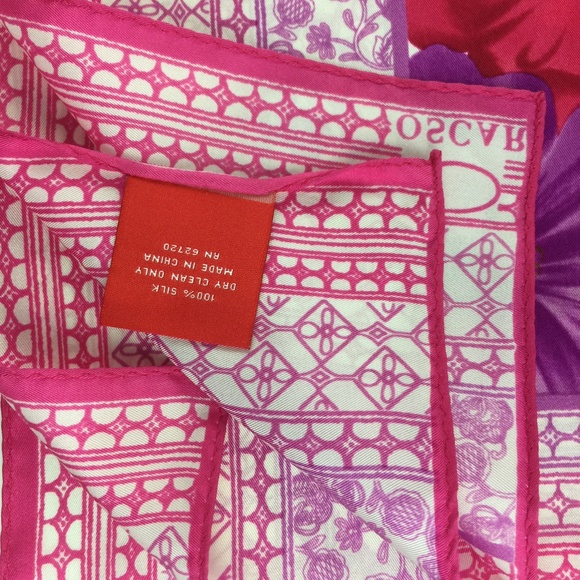 s-l400.jpg Oscar de la Renta 100% Silk Square Scarf 35\